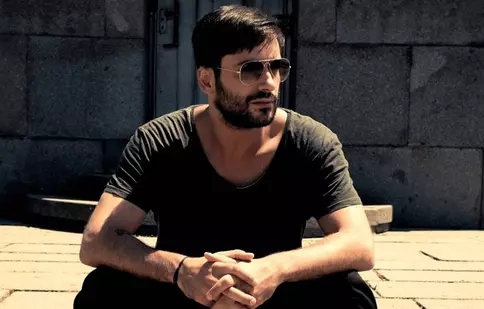 Radu Vâlcan joacă rolul unui tip rebel în pelicula „Rumeno”