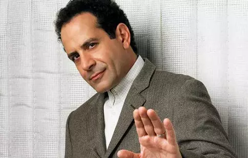 Tony Shalhoub („Monk”) a primit un rol în serialul „Sora Jackie”