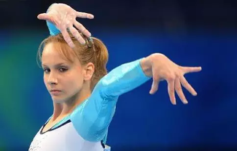 Sandra Izbașa, una dintre vedetele de la “Dansează printre vise”