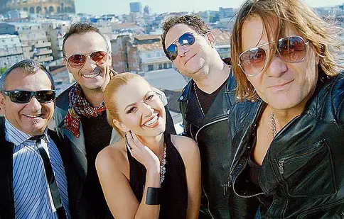 Lidia Buble şi Direcţia 5 au lansat piesa „Forever Love” 