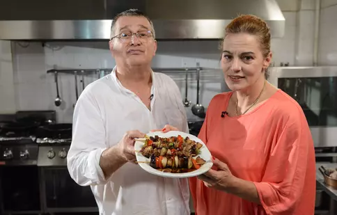 La masă cu Maia Morgenstern, duminică, la „Politică şi delicateţuri”