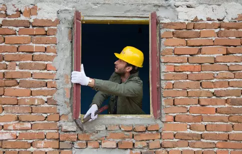 FOTO: Dragoș Bucur s-a implicat total pe șantierul „Visuri la Cheie”