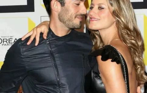 Telenoveliștii Lola Ponce şi Aaron Diaz, prima şedinţă foto în patru