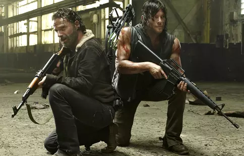 Serialul „The Walking Dead” va continua cu sezonul 6