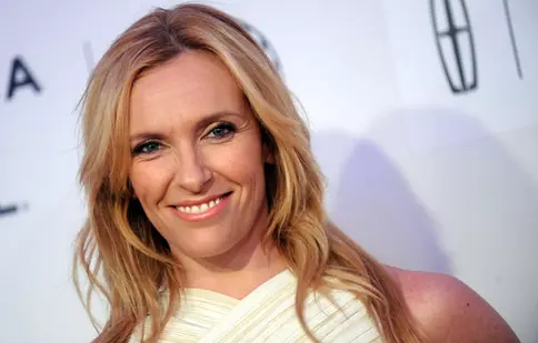 Toni Collette s-a ras în cap pentru un rol
