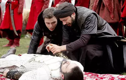Diseară în „Suleyman Magnificul”: Toţi îl plâng pe prinţul Mustafa