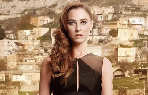 Ece Uslu vorbeşte despre rolul din serialul turcesc „Trandafirul negru”