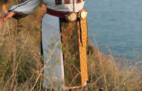 Ozana Barabancea colecționează ii: “Cea mai veche, din anul 1890”