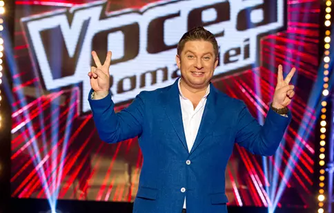 Cum se descurcă Pavel Bartoș cu trei fete şi două show-uri tv