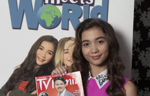 Actorii din „Riley și restul lumii”, noul serial Disney Channel, citesc TVmania