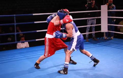 TVR 2 transmite în direct fazele finale ale Turneului de box “Centura de aur” 