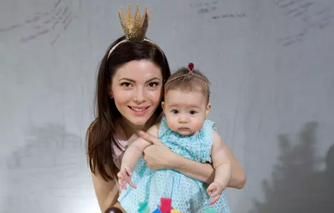 Anca Lungu și fiica ei, Natalia Adriana, îl așteaptă pe Moșul