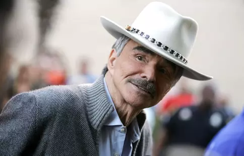 Burt Reynolds își vinde obiectele personale