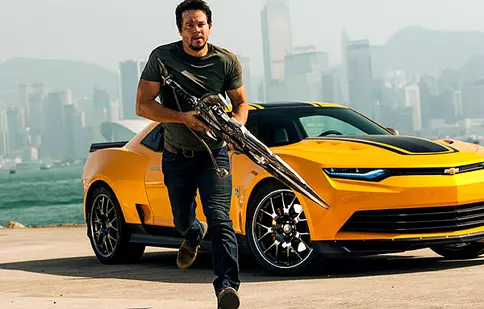 Mark Wahlberg va mai juca în două filme „Transformers”