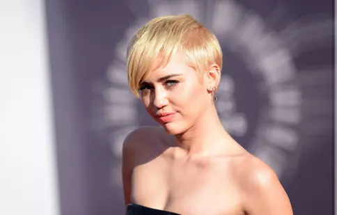 Miley Cyrus va juca în noul serial al lui Woody Allen