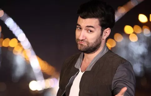 Smiley face Crăciunul în familie. Noaptea dintre ani îl va prinde însă pe scenă