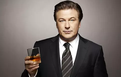 Alec Baldwin își scrie memoriile