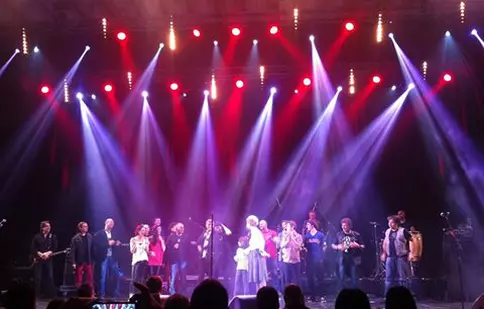 Teo Trandafir și prietenii ei au făcut show la concertul de la Sala Palatului