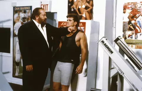 Detectiv cu greutate: Filiera din Miami