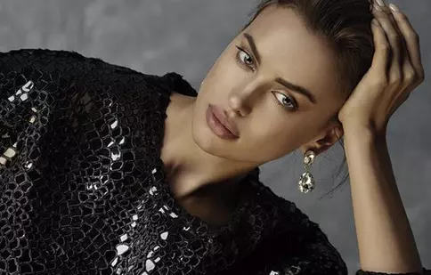 Irina Shayk apare în cel mai recent videoclip al lui Marc Anthony