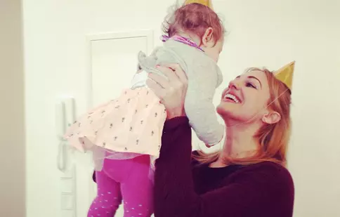 Meryem Uzerli, din „Suleyman Magnificul”, şi-a sărbătorit fetiţa