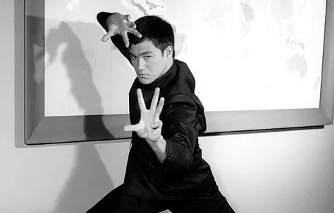 Cinemax dezvoltă un serial inspirat din scrierile lui Bruce Lee