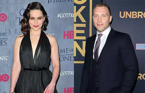 Emilia Clarke („Urzeala tronurilor”) se iubeşte cu Jay Courtney („Divergent”)
