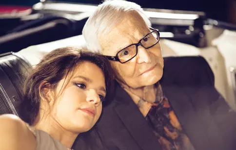 Holograf a lansat clipul piesei “De câte ori să te iubesc”. În rolul principal, Radu Beligan