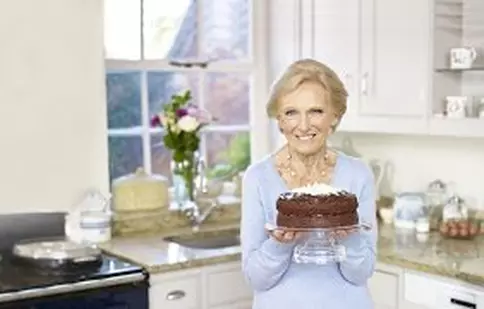 Emisiunea „Reţetele lui Mary Berry” începe pe 4 aprilie la TV Paprika