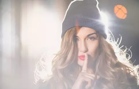 Alina Eremia a lansat un nou videoclip, “Played you”