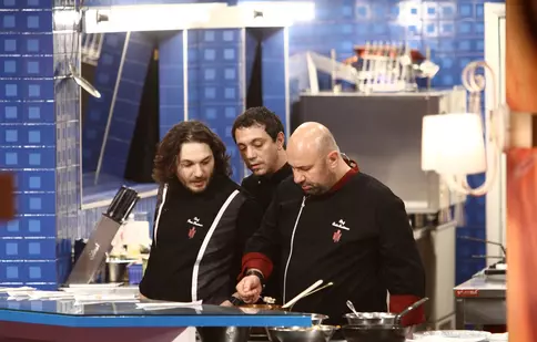 Chef Cătălin Scărlătescu intră în conflict cu băieții la ”Iadul bucătarilor” | FOTO