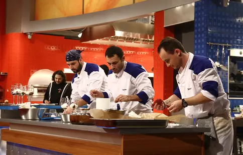 Pentru cine gătesc astăzi concurenții “Hell’s Kitchen – Iadul bucătarilor”