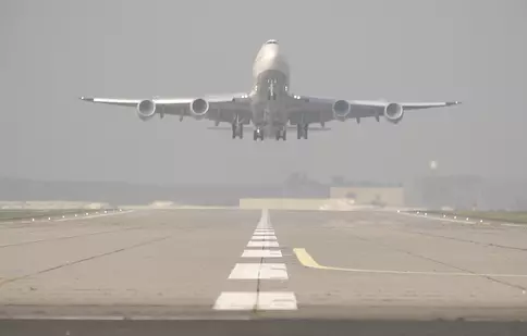 Din iunie, Discovery Channel va difuza seria originală „Mega aeroportul”