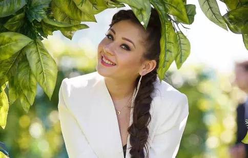 Nicole Cherry a lansat videoclipul “Până vine vineri” | Galerie foto + VIDEO