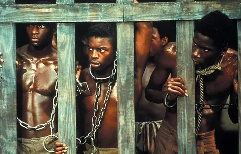 Remake-ul miniseriei „Roots / Rădăcini” se vede în SUA în 2016