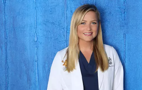 Jessica Capshaw („Anatomia lui Grey”) şi-a prelungit contractul pe 3 ani