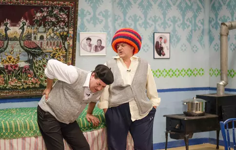 Mugur Mihăescu și echipa „Vacanța Mare”, mâine seară, la „D-Paparazzi”