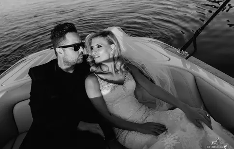 Anamaria Stancu de la Observator a îmbrăcat rochia de mireasă | FOTO