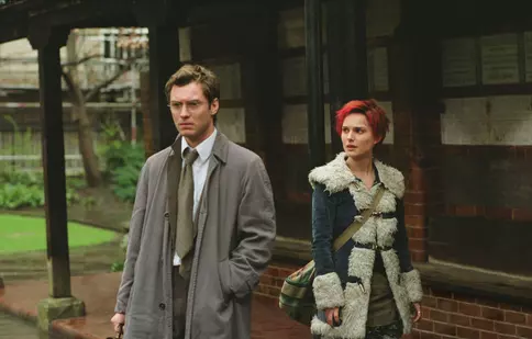 Recomandarea TVmania pentru seara de joi, 20 iulie: „Ispita”, cu Jude Law și Natalie Portman