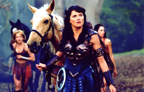 Lucy Lawless vrea s-o readucă pe Xena la tv