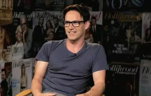 Stephen Moyer („True Blood”) şi Ed Sheeran sunt colegi de serial