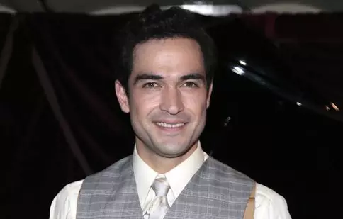 Alfonso Herrera („Rebelde”, „Sense8”) are un serial nou