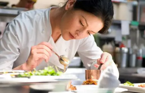 Recomandarea TVmania pentru seara de sâmbătă, 3 februarie: „Fără reţineri”, cu Catherine Zeta-Jones