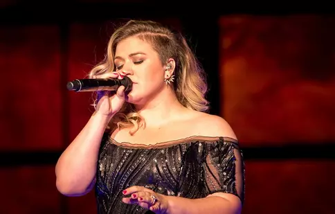 Cântăreaţa Kelly Clarkson aşteaptă al doilea copil
