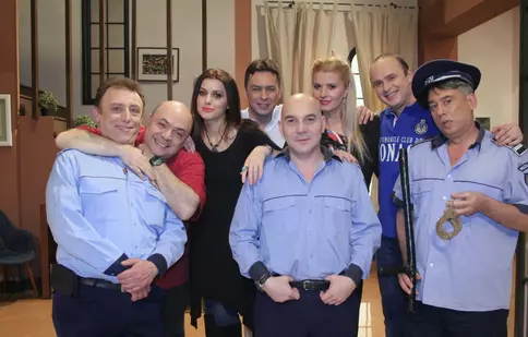 Au început filmările pentru un nou sezon al serialului „Trăsniţii” (Prima TV)