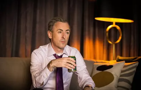 Alan Cumming are un nou serial de comedie