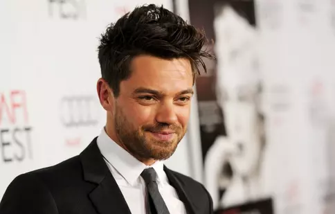 Dominic Cooper („Dracula: Povestea nespusă”) va fi preot la TV