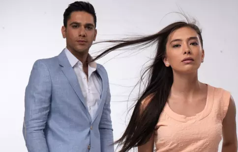 Protagonista din „Un destin la răscruce”, cerută în căsătorie pe platouri