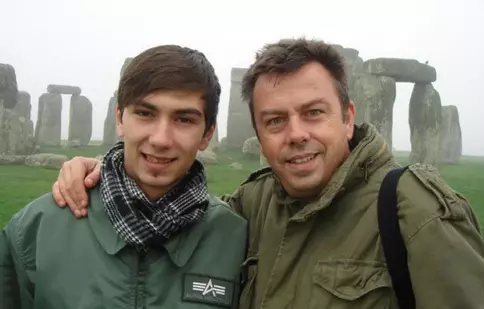 Puștiu', de la „Cronica cârcotașilor”, este un fotograf pasionat