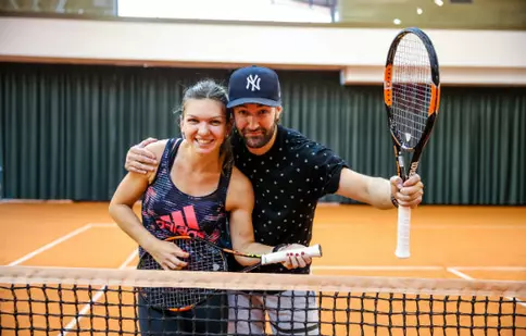 Smiley o susține pe Simona Halep la Turneul Campioanelor!